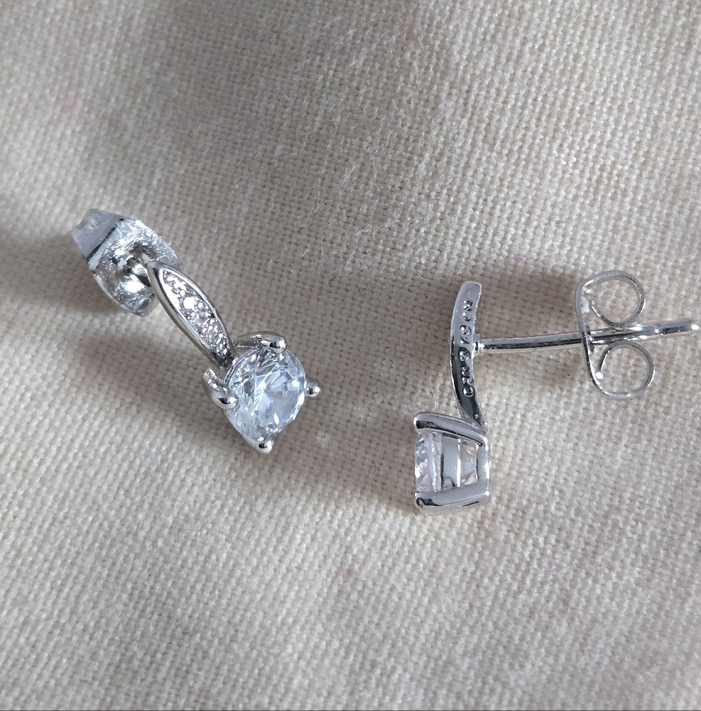 Genevive White Gold-Plated Cubic Zirconia Drop Earrings Studs